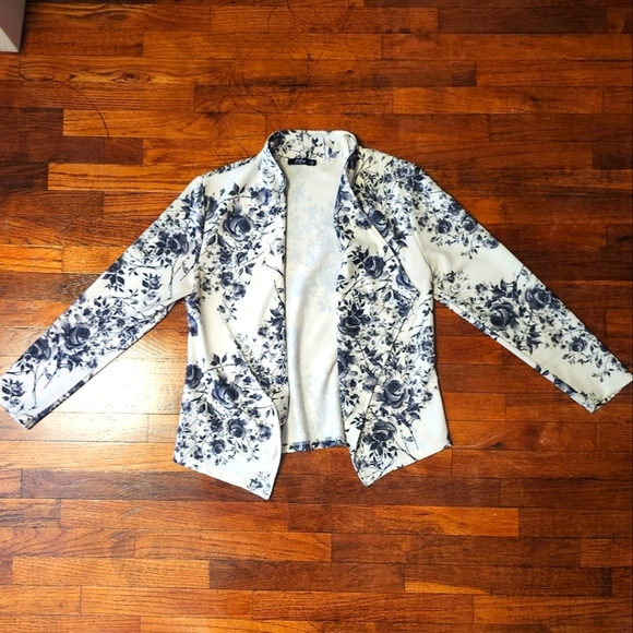 Lily White and Black Floral Print Womens Jacket - Picture 1 of 3